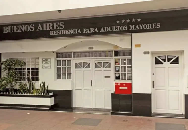 Fachada de la residencia Buenos Aires Hogar